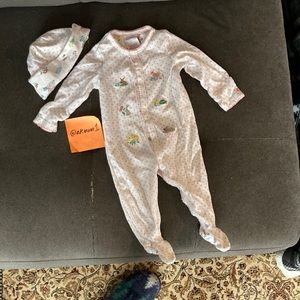 Baby Boden snap footie suit with matching cap. Cotton. Excellent condition.